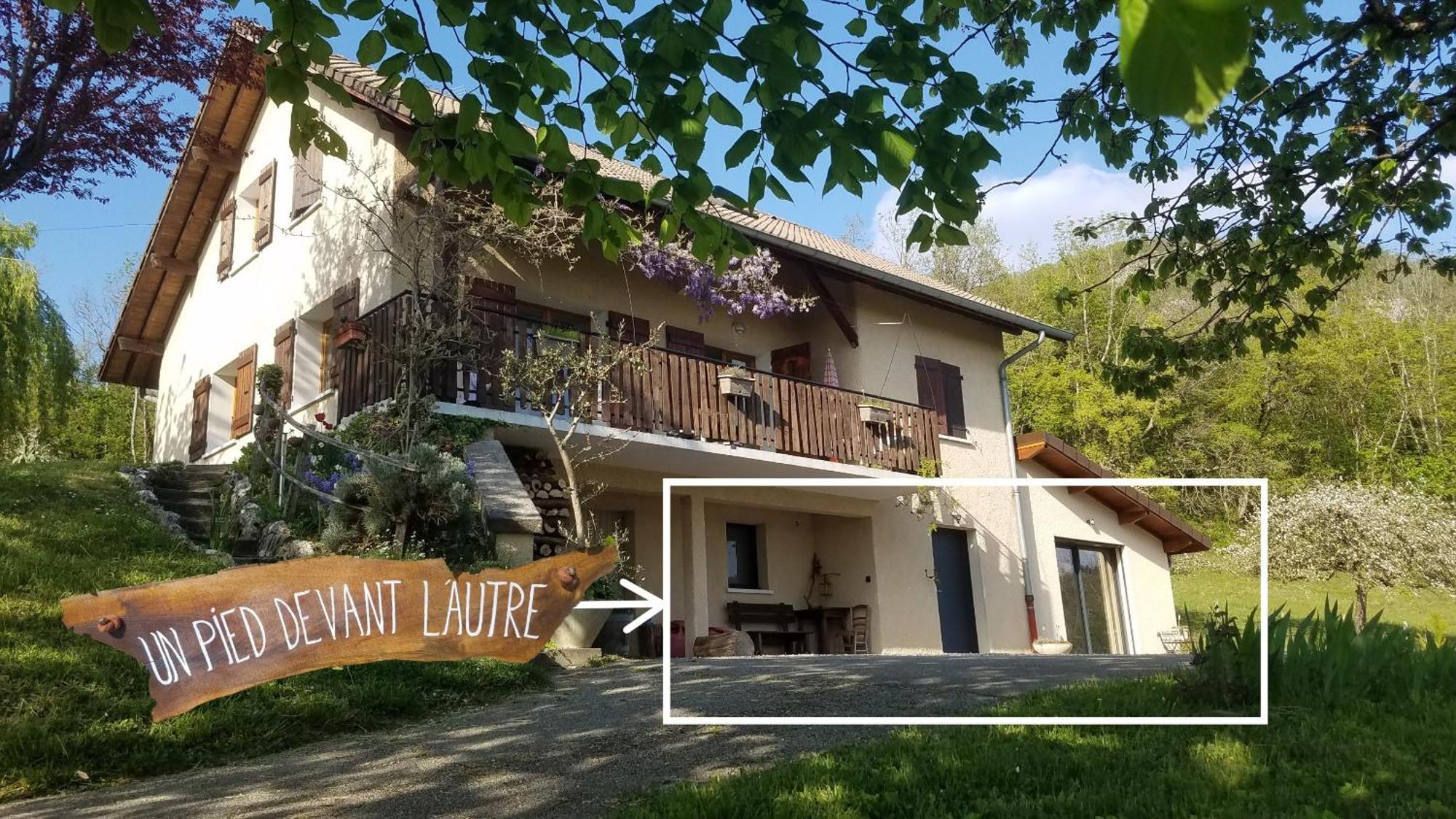 Un Pied Devant L'Autre Sainte-Marie-D'Alvey Esterno foto