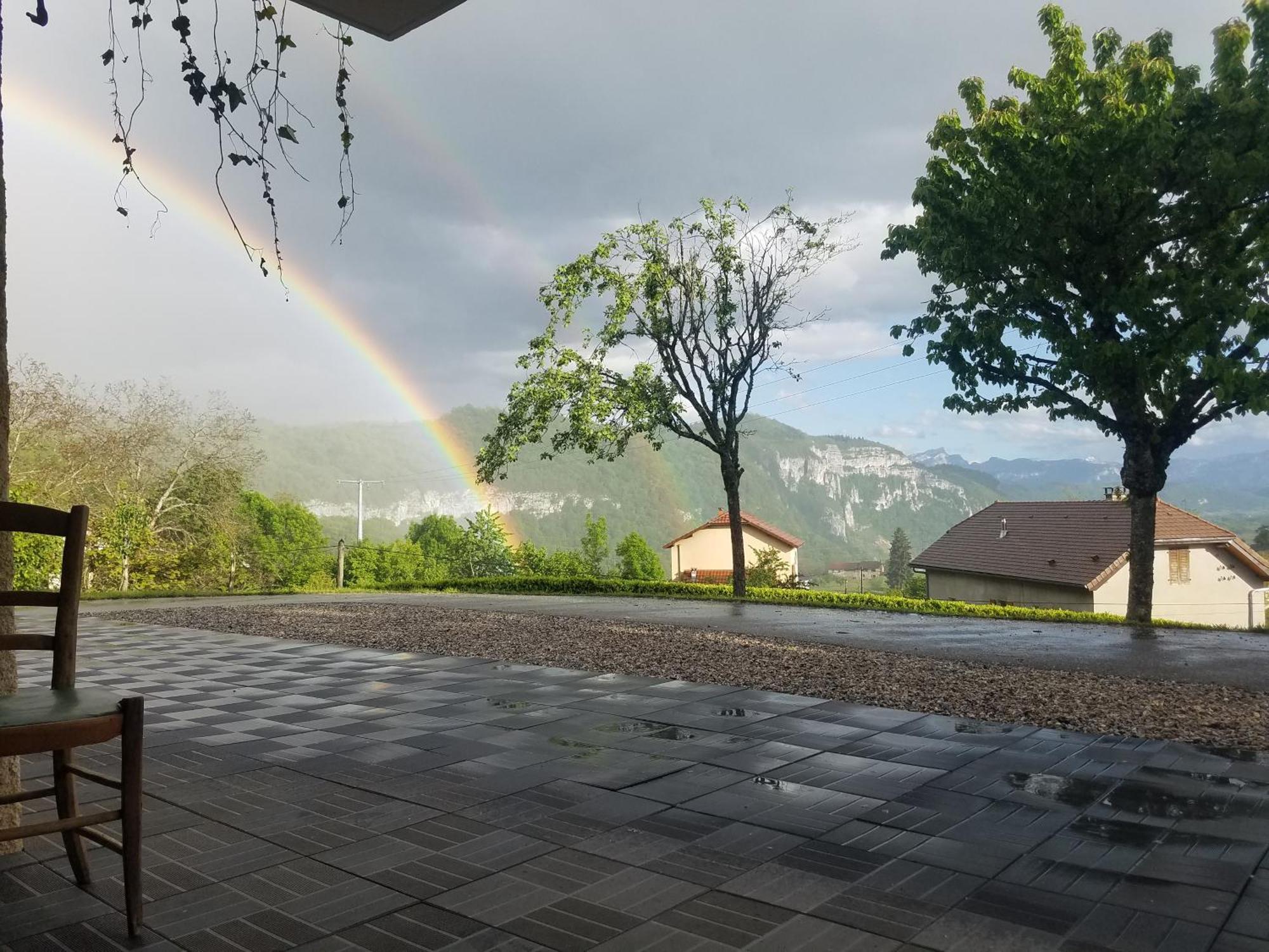 Un Pied Devant L'Autre Sainte-Marie-D'Alvey Esterno foto